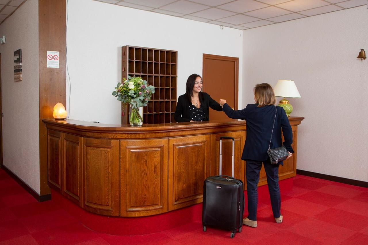 L'ours De Hotel